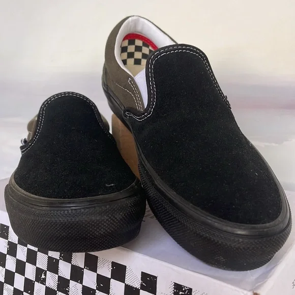 Vans Men’s Skate Slip-On Black/Grape Leaf
VN0A5FCAKE9
Sneakers - Picture 7 of 16